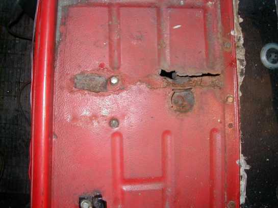 Picture 3 Severe rust on the floor panel