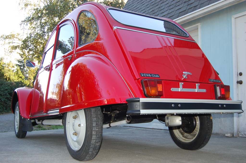 Perfectly restored Rouge Vallelunga 2CV6